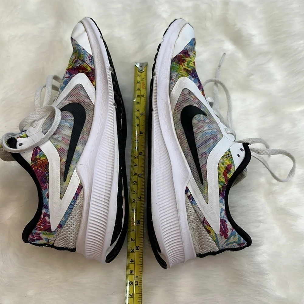 Nike downshifter running shoe US 4.5 Y